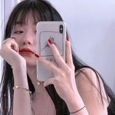 追梦的黎族女娃娃
